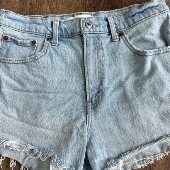 Abercrombie Jean Shorts. The 90’s Relaxed Cut Off High Rise.  Women’s size 28. - Picture 2 of 6